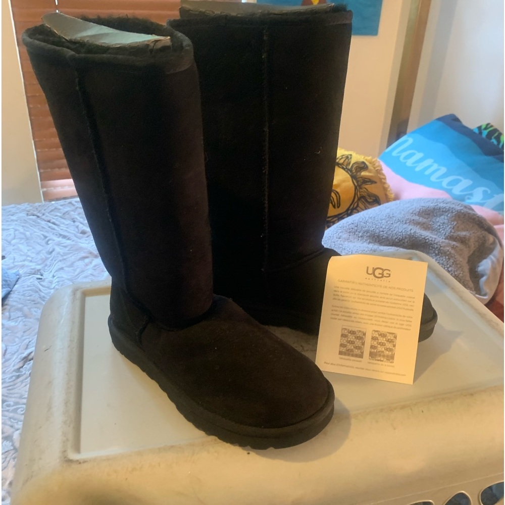 UGG